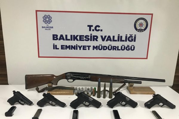 CEPHANELİK GİBİ… UÇAKSAVAR MERMİSİ BİLE VAR!!