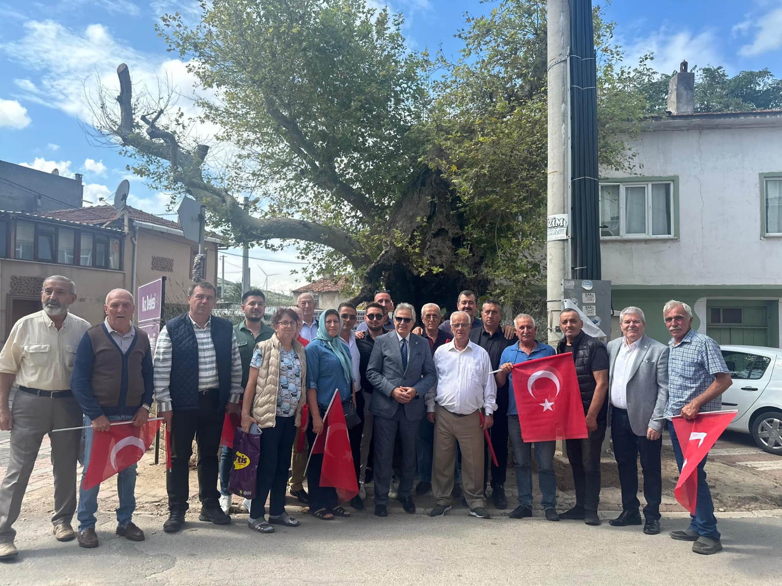 Balıkesir’in 2013 yılında Büyükşehir olması ardından belde ünvanını kaybederek Bandırma’ya