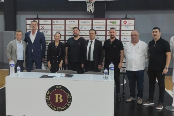 BORDO BASKETBOL KULÜBÜNDE SPONSORLUK İMZALARI ATILDI