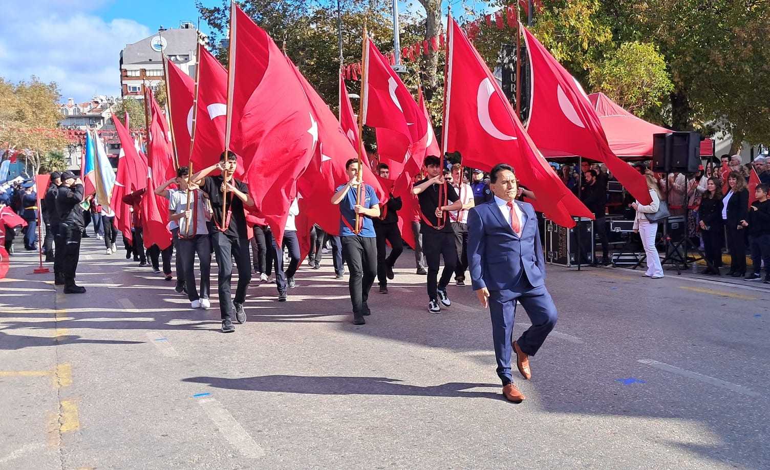 29 Ekim Cumhuriyet’in 101 nci yılı kutlama törenlerinde okullar arasında