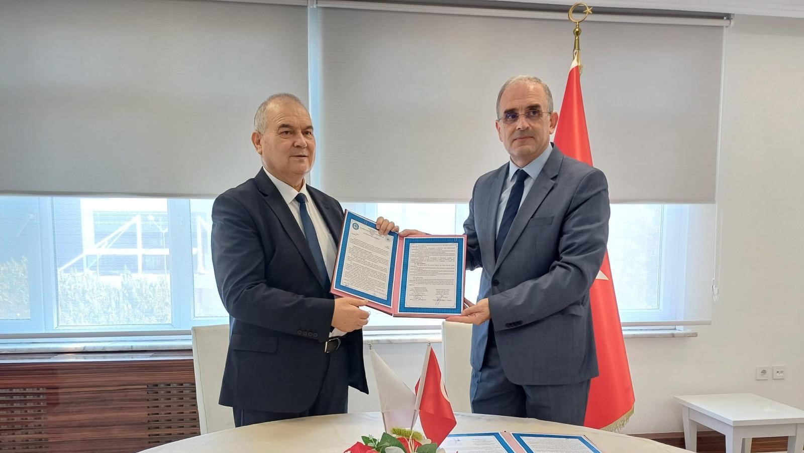 Bandırma Onyedi Eylül Üniversitesi ile Gülistan Devlet Üniversitesi arasında, öğrenci