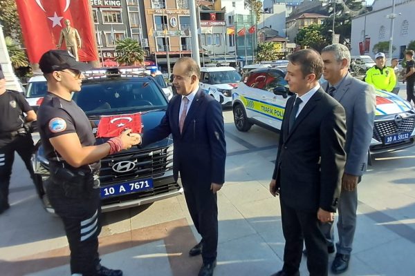 İLÇE EMNİYET MÜDÜRLÜĞÜ ARAÇ FİLOSUNU YENİLEDİ