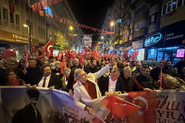 BANDIRMA’DA CUMHURİYET KORTEJİ