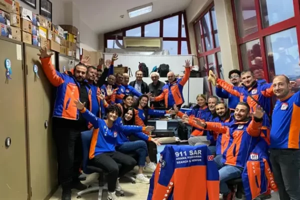 911 ARAMA KURTARMA DERNEĞİ ERDEK’TE TATBİKAT YAPTI