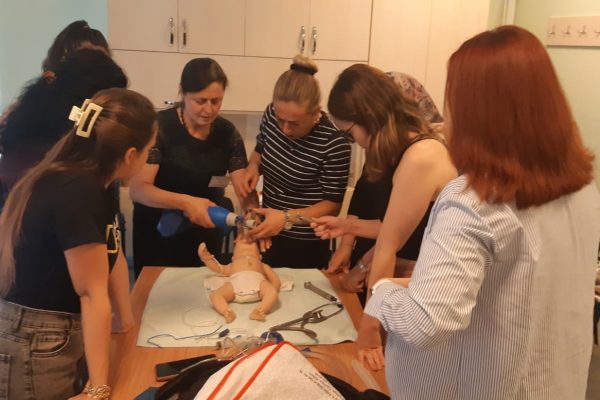 BALIKESİR’DE YENİDOĞAN CANLANDIRMA PROGRAMI (NRP) UYGULAYICI EĞİTİMİ GERÇEKLEŞTİRİLDİ