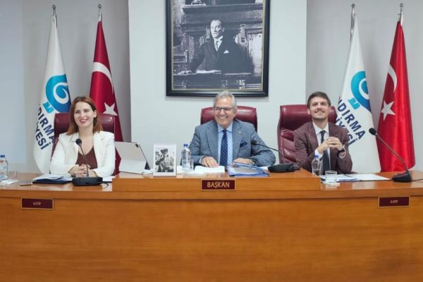 BANDIRMA BELEDİYE BÜTÇESİ 2 MİLYAR 11 MİLYON LİRA
