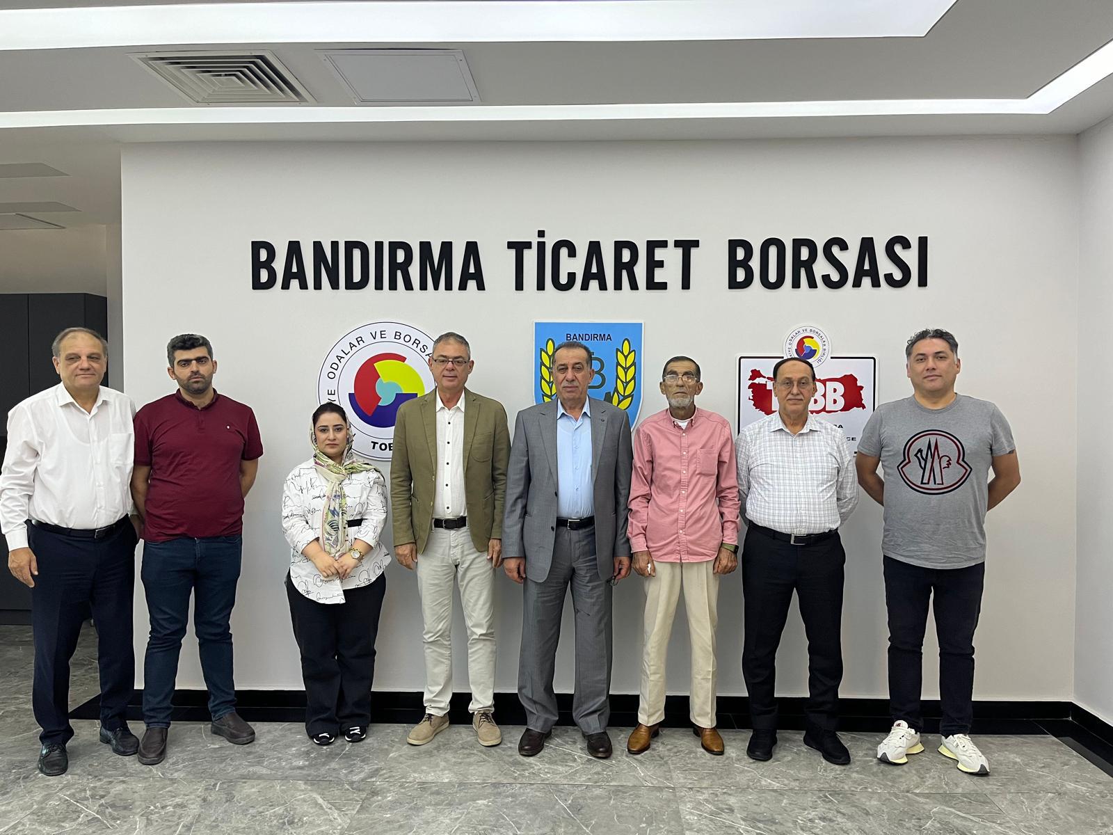 Irak Ticaret Bakanlığı’nda görevli Tareq Hamajan Othman, Shno Abdulrahman Abdullah,