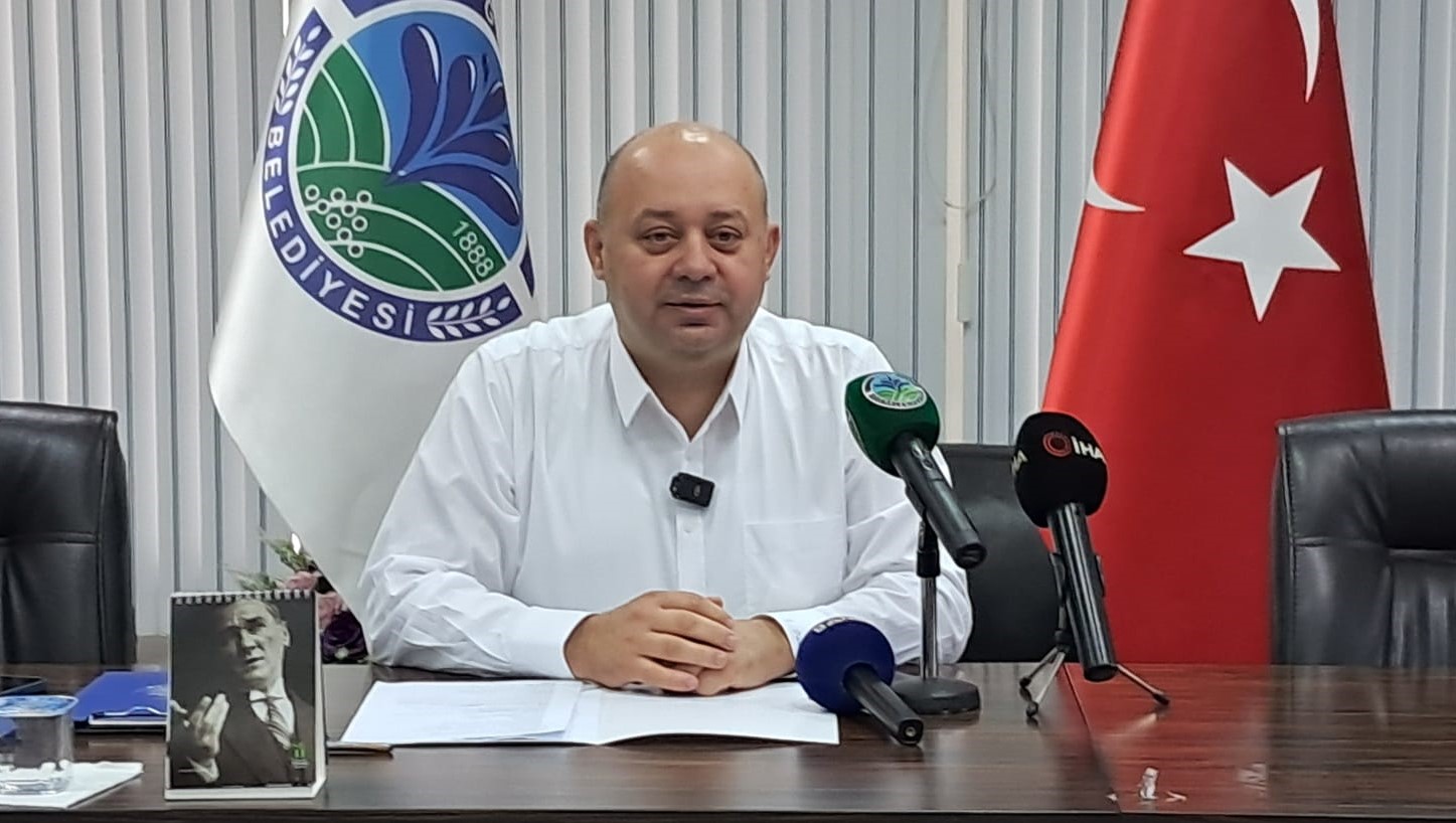   Gönen Belediye Başkanı İbrahim Palaz düzenlediği basın toplantısı ile