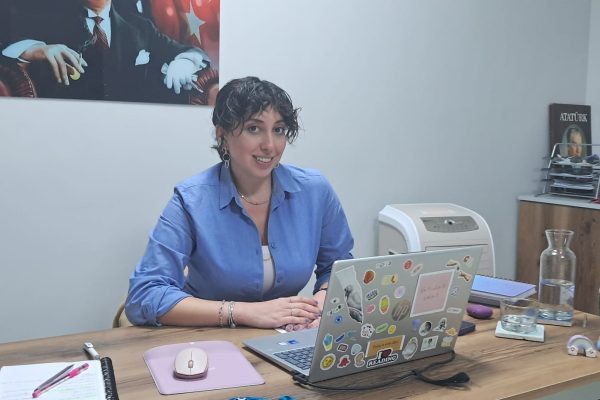 HANDE AYIK: GÜÇLÜ VE İDEALİST BİR KADROMUZ VAR