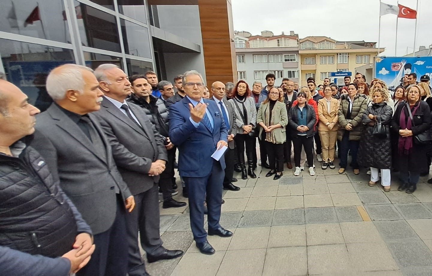 Bandırma Belediye Başkanı belediye çalışanı Fatoş Akan’a uygulandığı iddia edilen