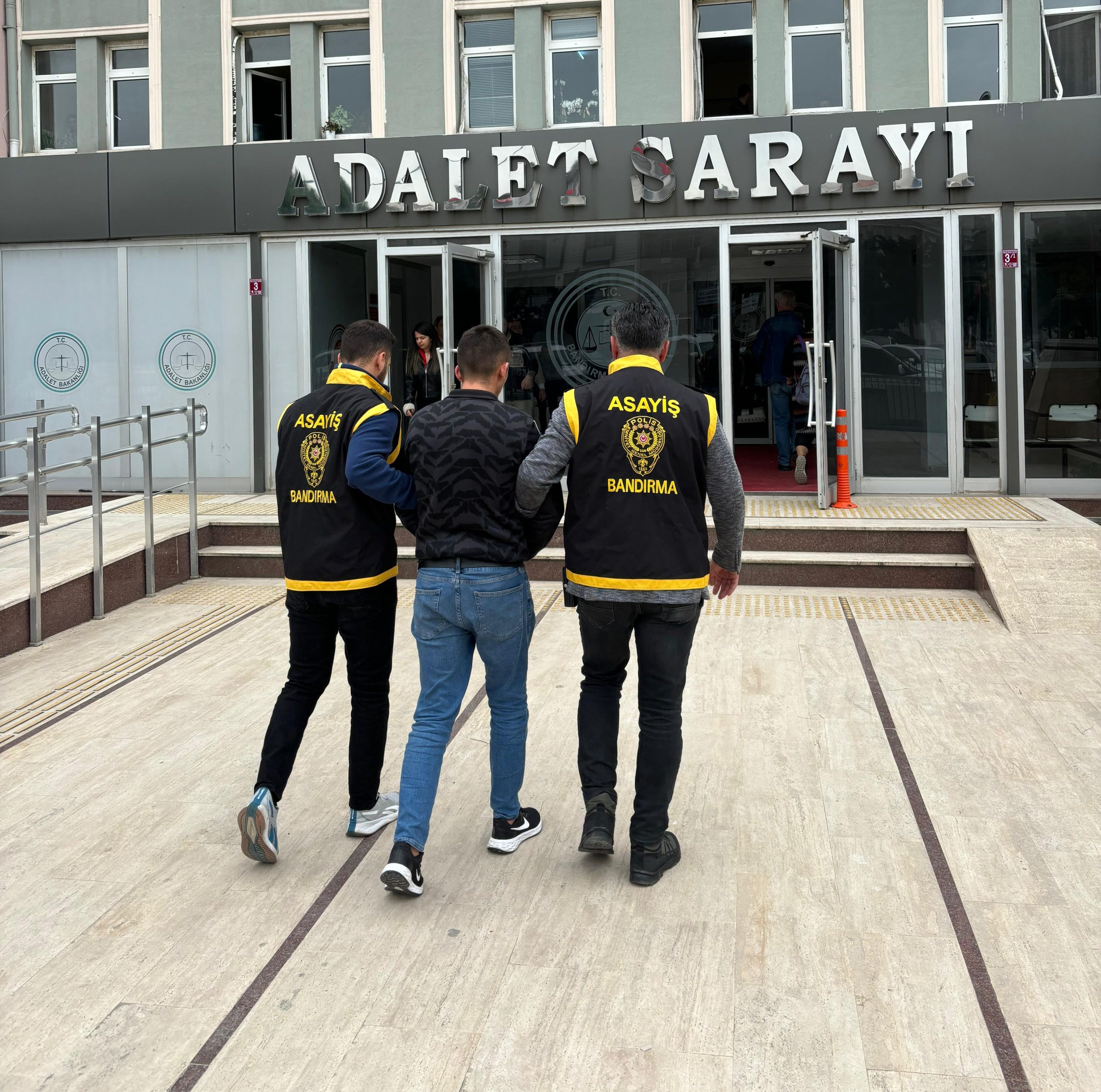 02.11.2024 günü İhsaniye Mahallesinde bulunan bir ikamette meydana gelen ikametten