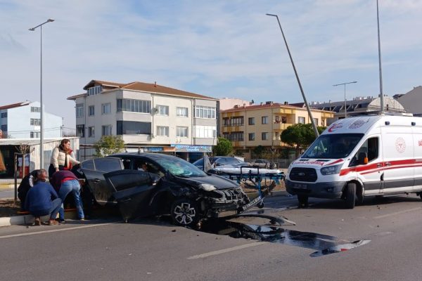 BANDIRMA’DA TRAFİK KAZASI : 3 YARALI