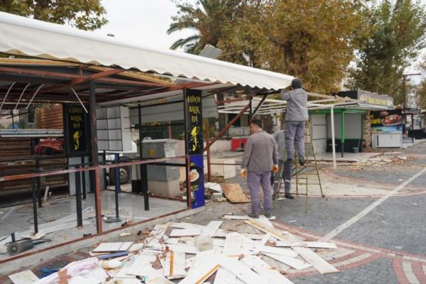 GÖRÜNTÜ KİRLİLİĞİ YARATAN BÜFELER KALDIRILIYOR