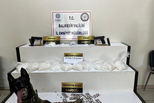 NARKOTİK KÖPEĞİ FIRTINA’DAN KAÇAMADILAR