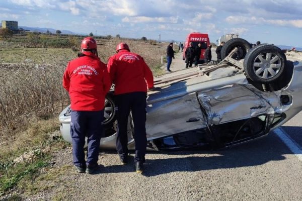 TAKLA ATAN OTOMOBİLDE 1 KİŞİ YARALANDI