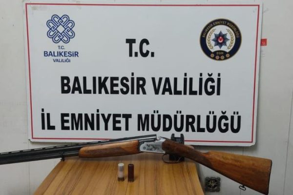 ARANAN 53 KİŞİ YAKALANDI