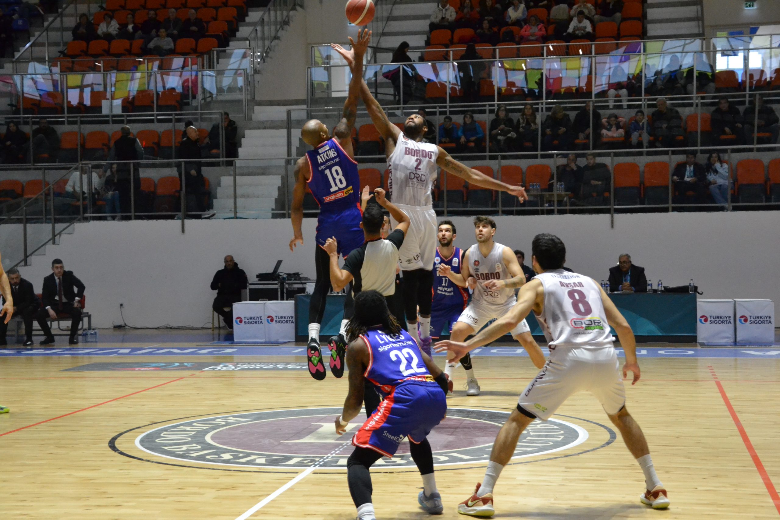 Shipeedy Lojistik Bordo basketbol takımı evinde oynadığı maçta lider İlab