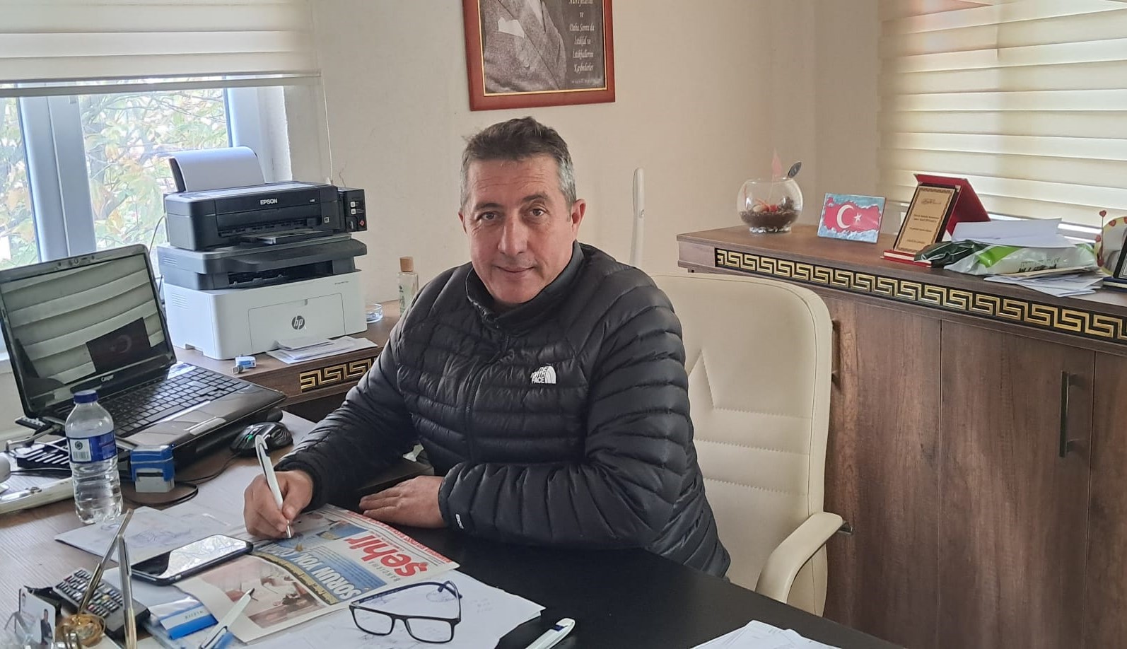 Edincik Mahalle Muhtarı Kamil Eryılmaz rutin belediye çalışmalarının Edincik’te devam