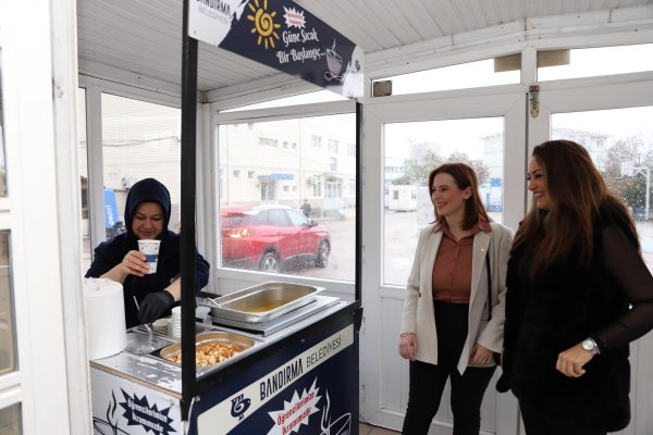 BANÜ’DE SICAK ÇORBA DAĞITIMI BAŞLADI