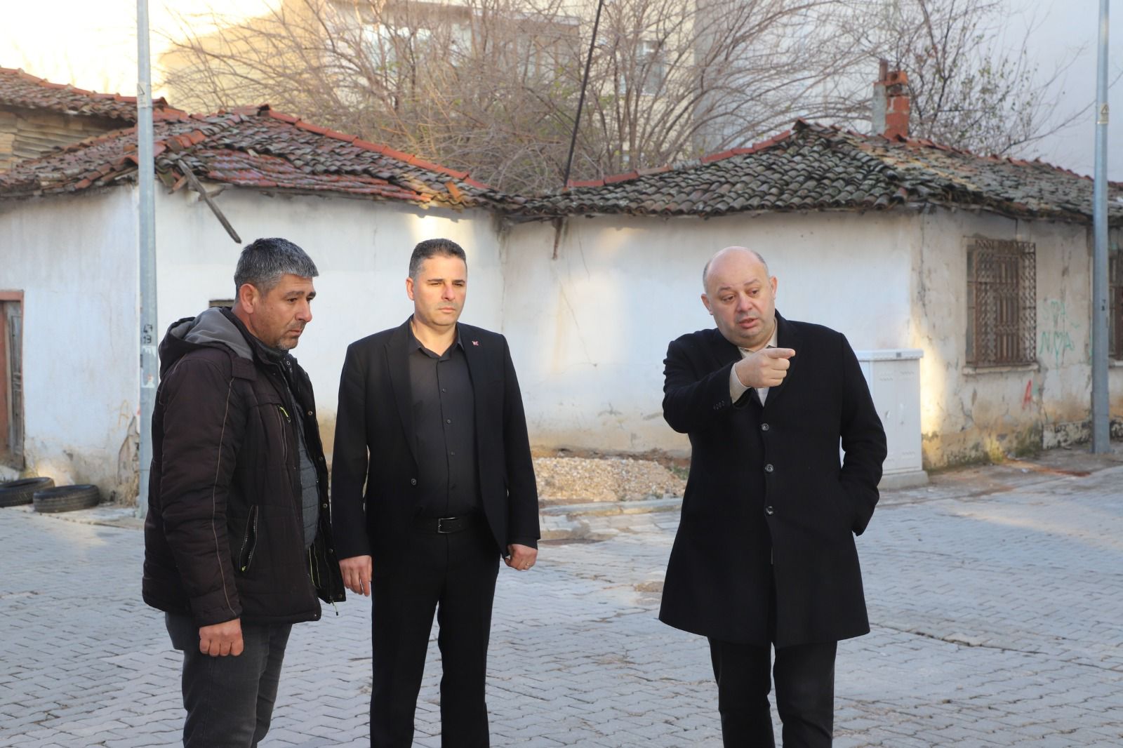     Gönen Belediyesi, Plevne Meydanı ve çevresinde su baskınlarını