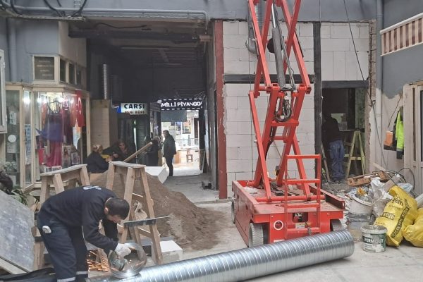 KAPALI ÇARŞIDAKİ GÖRÜNTÜ VE KOKU KİRLİLİĞİ SONA ERİYOR