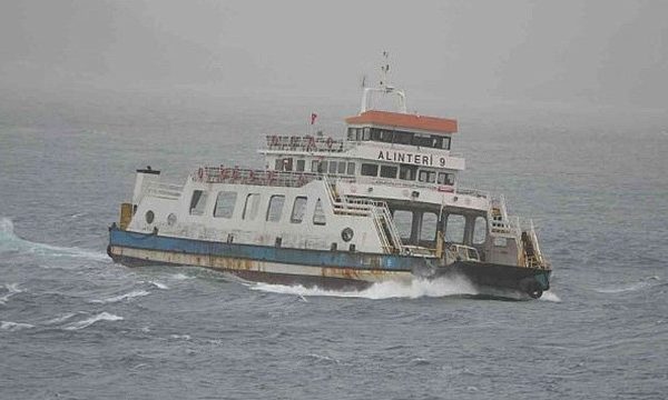 FIRTINA DENİZ ULAŞIMINI ENGELLİ