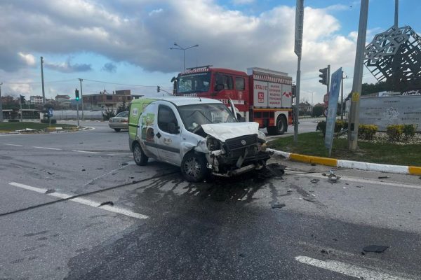 BALIKESİR’DE ÇİFT TARAFLI TRAFİK KAZASI