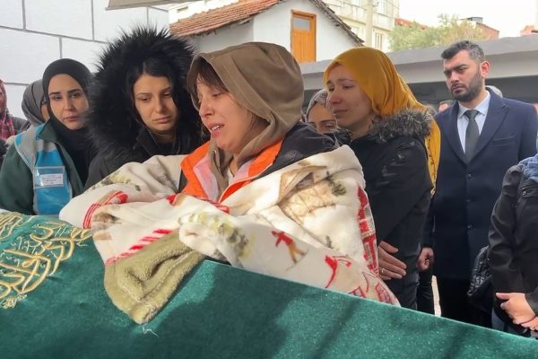 PATLAMADA HAYATINI KAYBEDEN GENCİN EŞİ YÜREKLERİ DAĞLADI