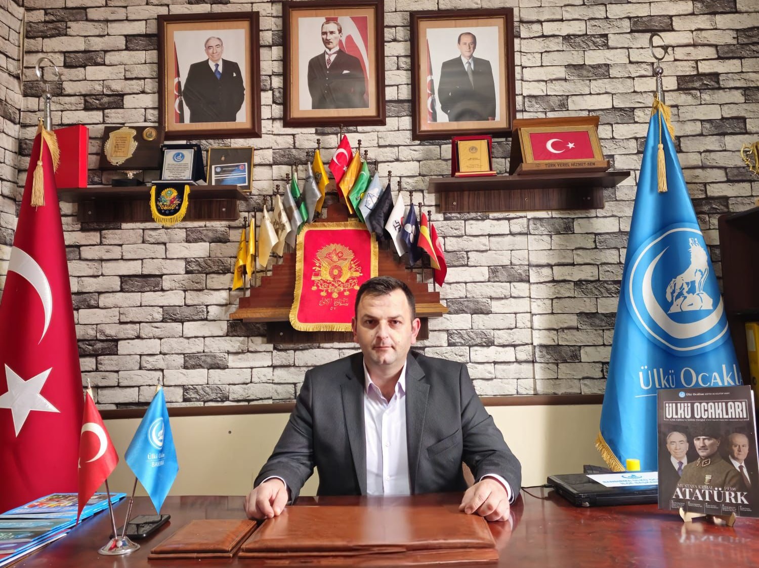 Bandırma Ülkü Ocaklarında devir teslim töreni yapıldı. Bandırma Ülkü Ocakları Başkanlığı