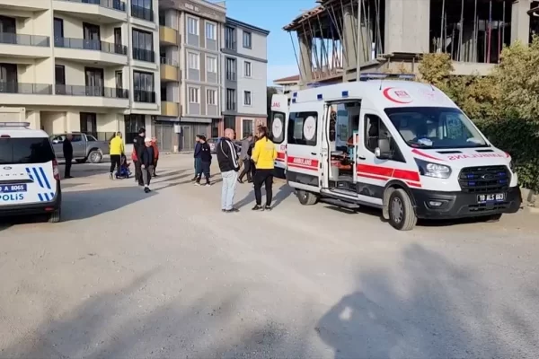 İNŞAATTAN DÜŞEN İŞÇİ HAYATINI KAYBETTİ