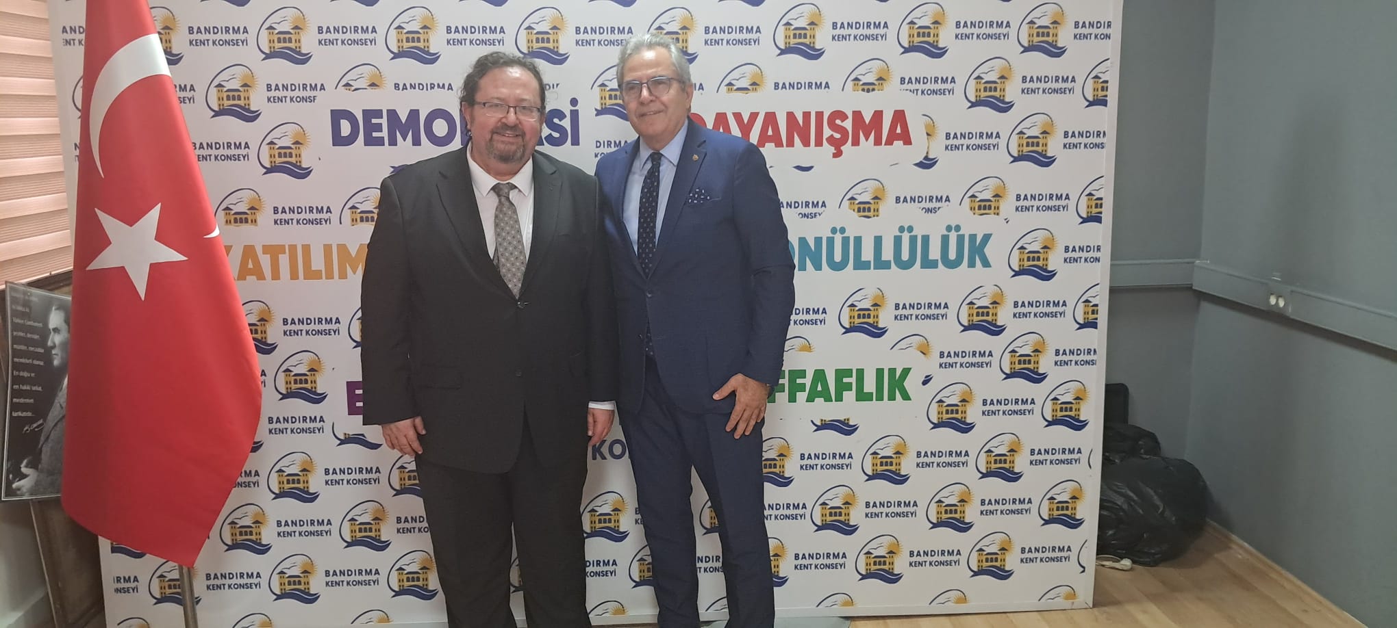 Bandırma Belediye Başkanı Dursun Mirza, Başkan Yardımcıları Cemal Adıgüzel ve