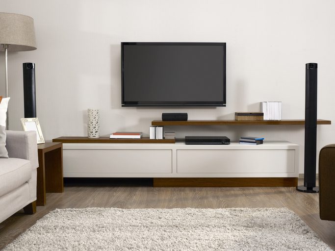 Yaşam alanlarınızda dekorasyonu bütünleyen tasarımların başında TV ünitesi alternatifleri gelir.
