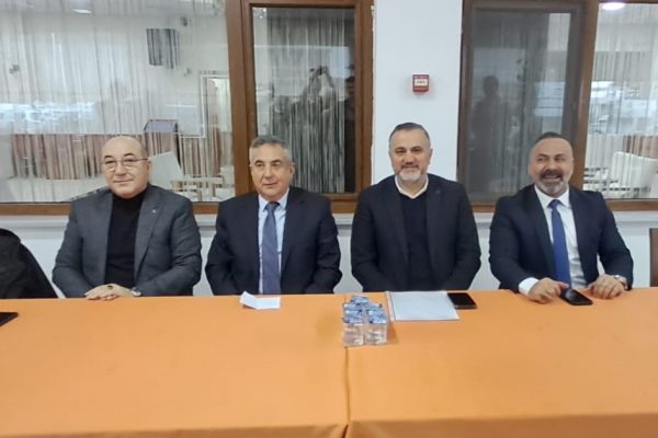 AK PARTİ TEŞKİLATI GAZETECİLER İLE BİR ARAYA GELDİ