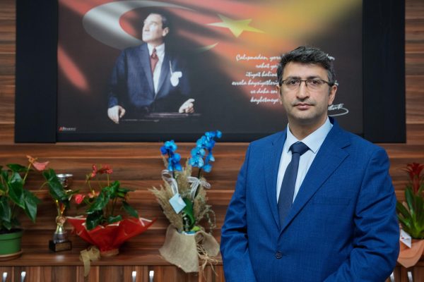 PROF. DR. ABDULLAH YEŞİL MÜHENDİSLİK VE DOĞA BİLİMLERİ FAKÜLTESİ DEKANI OLDU