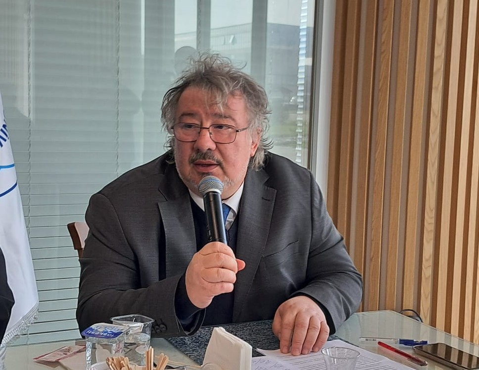 Onyedi Eylül Üniversitesi Tıp Fakültesi Dekanı Prof. Dr. Hayrettin Tekümit,