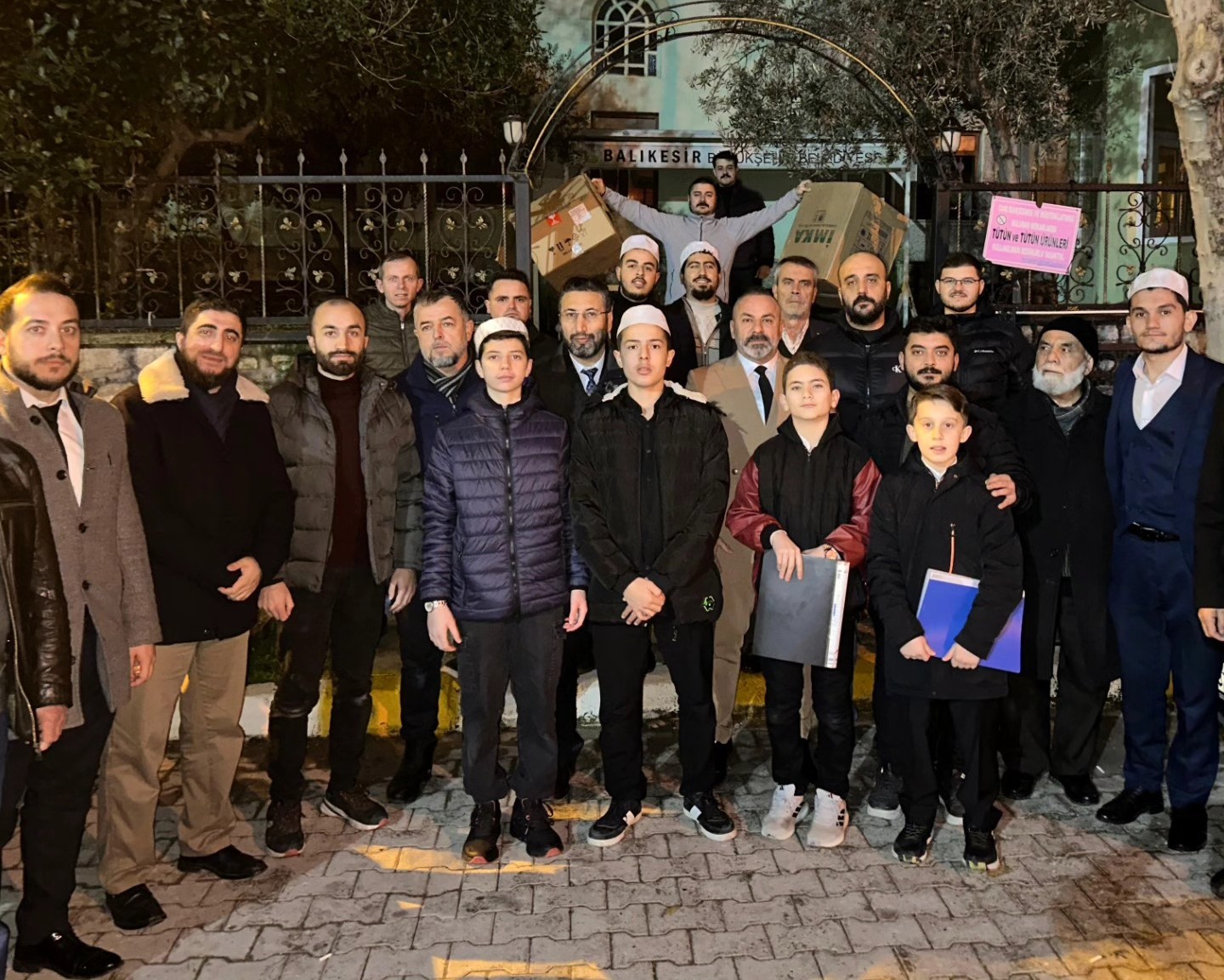 Yeni seçilen Ak Parti yönetimi siyaset sahnesine hızlı bir giriş