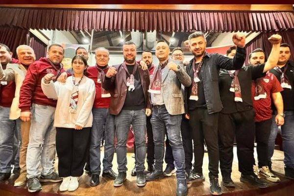  Taraftarlar Özgün Eren dedi