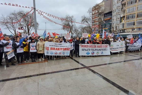 MEMURLAR İŞ BIRAKTILAR