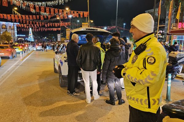 BANDIRMA’DA YILIN İLK TRAFİK CEZASI ONA KESİLDİ
