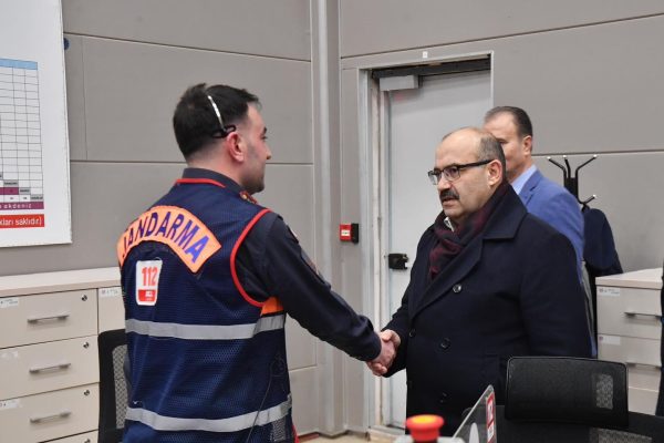 VALİ USTAOĞLU YILBAŞI GECESİNİ ZİYARETLERLE DEĞERLENDİRDİ