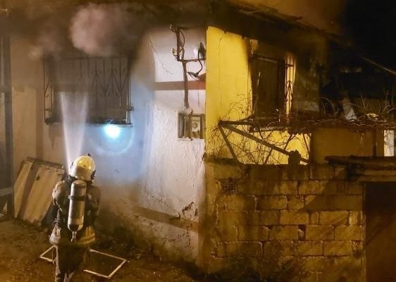 ÇIKAN YANGINDA 2 ÇOCUK HAYATINI KAYBETTİ