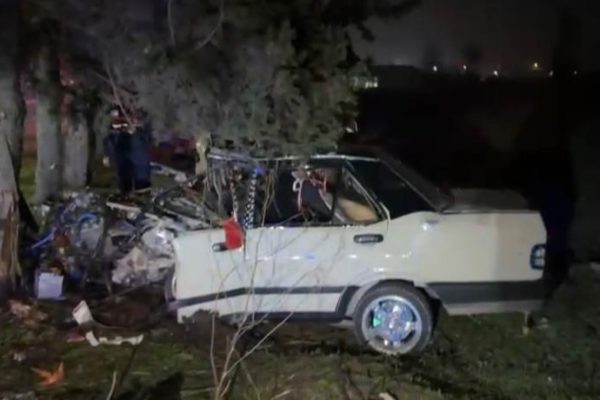 Hurdaya dönen araçta hayatını kaybetti