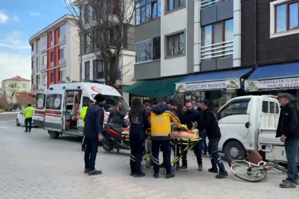 Gönen’de motosiklet ve bisiklet çarpıştı: 1 yaralı