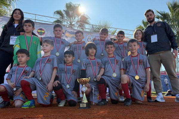 Bandırma Genç Aslanlar 2025 Cup of Kuşadası’ndan kupayla dönüyor