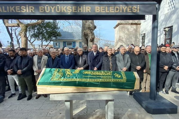 Mustafa Canbaz dualarla defnedildi
