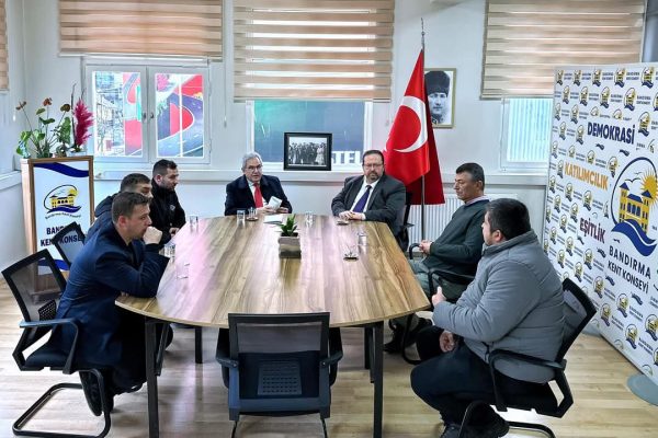 Başkan Mirza, Eski Belediye Binası’nda Kent Konseyi ve STK’lar ile bir araya geldi