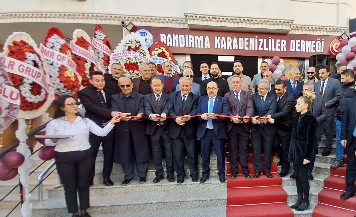 Bandırma Karadenizliler Kültür ve Dayanışma Derneği’nin  yeni bina açılışı gerçekleştirildi.