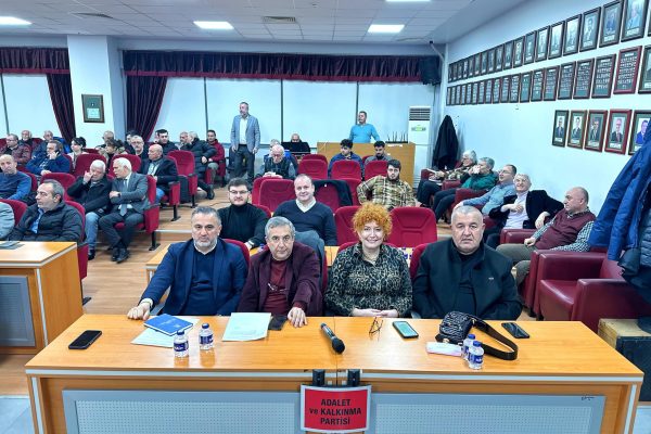 Karlahan : Rüzgarda oynamak avantajımız, stadın yeri güzel