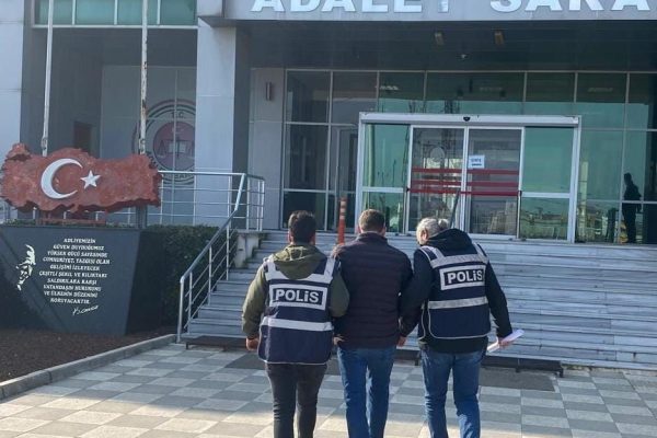 Silahla yağma suçundan aranan şahıs yakalandı