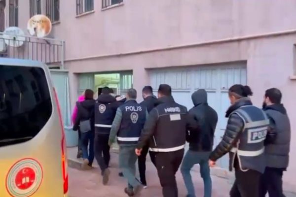Bandırma’da 8 uyuşturucu tacirleri tutuklandı